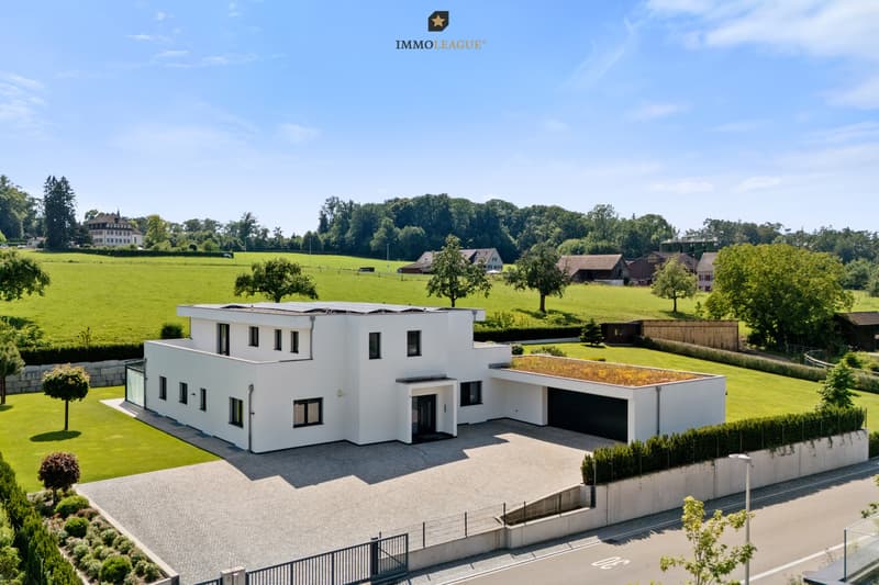 Harmonie in Design und Eleganz - moderne Luxusvilla der Extraklasse.