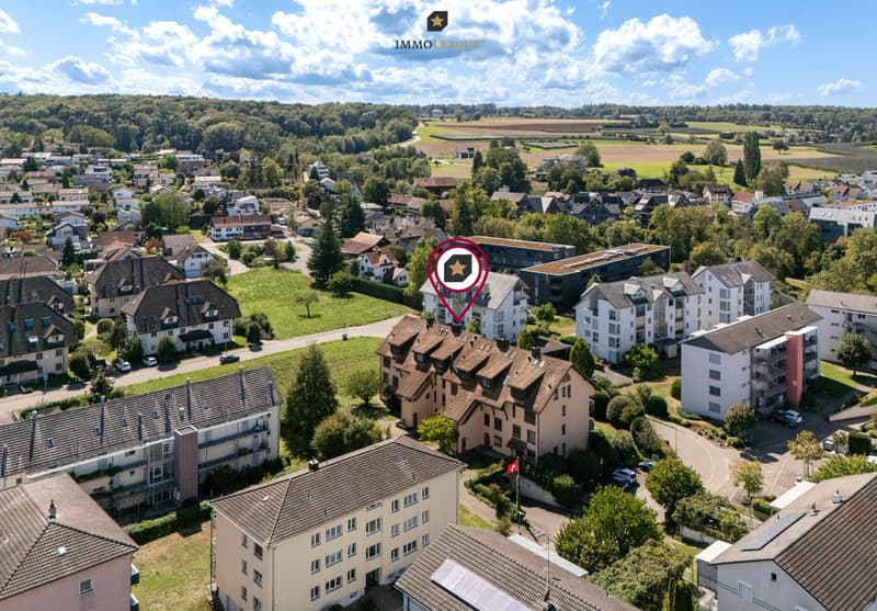 5.5-Zimmer-Maisonette-Wohnung in begehrter Lage. Modern ausgebaut, mit Cheminée, Terrasse/ Garten und grosszügigem Raumangebot.