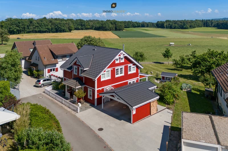Holzbauweise, Unverbaubarer Weitsicht und viel Privatsphäre.