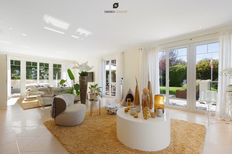Grandiose Luxusvilla mit Pool und Seesicht (9)
