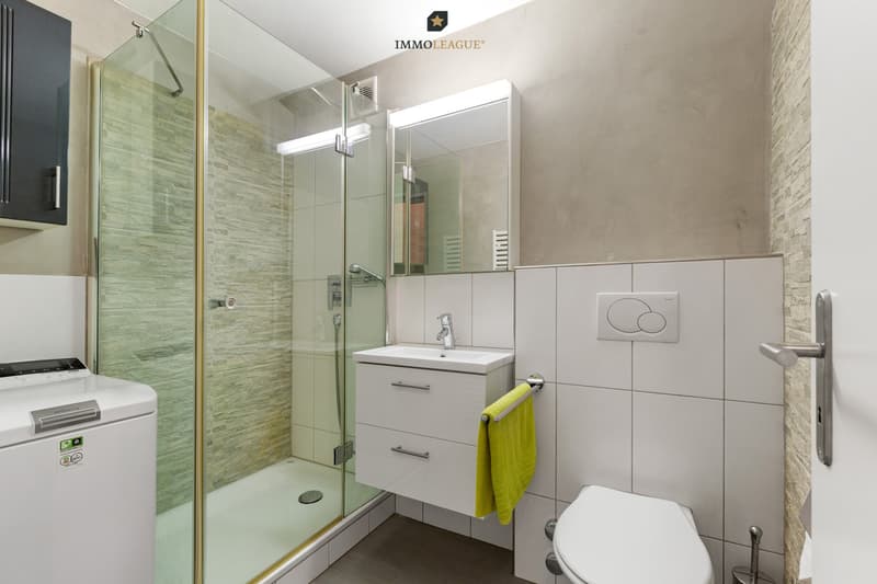 Stilvolles Badezimmer mit zeitlosem Design.