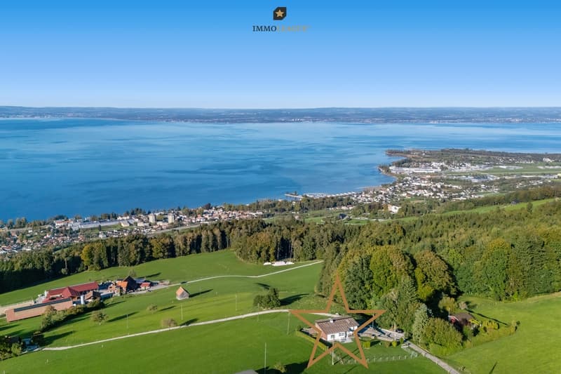 Stellen Sie sich vor, Sie beginnen jeden Morgen mit diesem beeindruckenden Blick auf den Bodensee. Ein Panorama, das begeistert.