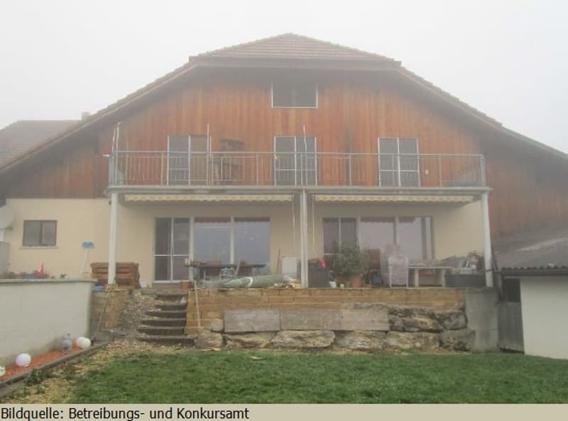 *Wohnhaus mit schöner Aussicht auf die Alpen* (1)
