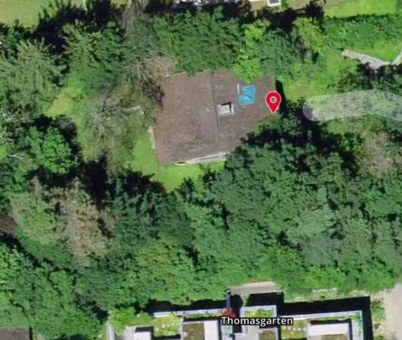 *Maison unifamiliale avec réserve de terrain constructible* (2)