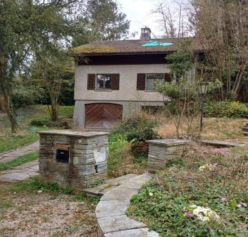 *Maison unifamiliale avec réserve de terrain constructible* (1)