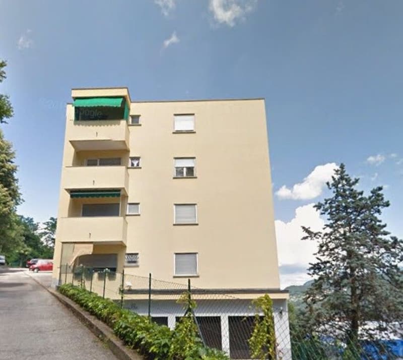 *Wohnung mit Blick auf den Golf von Ponte Tresa* (3)