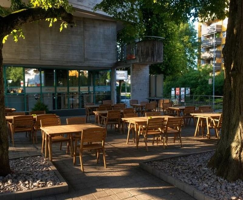 *Restaurant avec 6 chambres* (4)