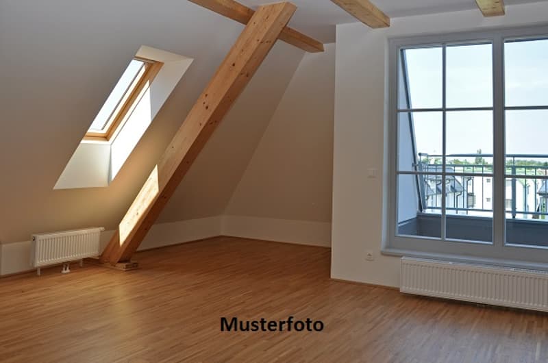 *2,5-Zimmer-Wohnung mit Tiefgaragenstellplatz* (1)