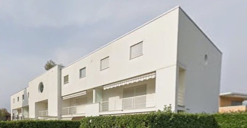 *Geräumige Wohnung mit Aufzug* (1)