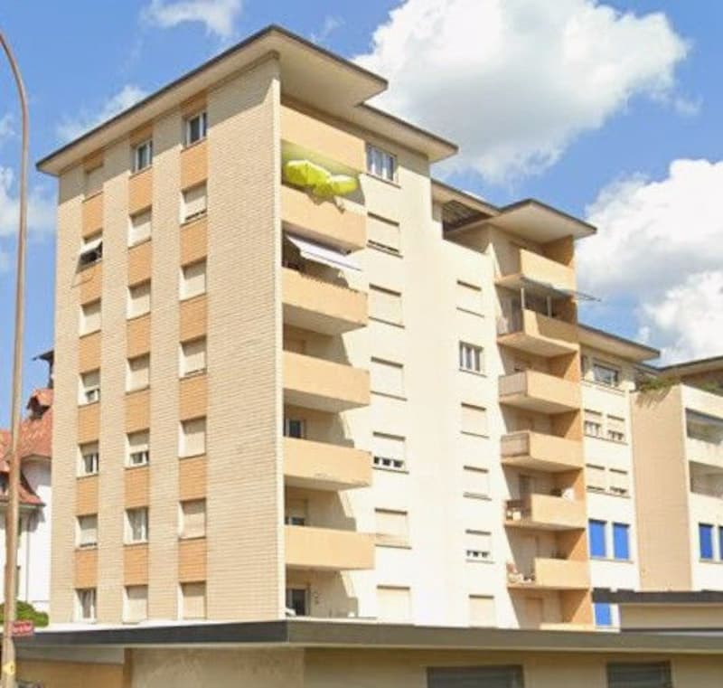 *Bâtiment mixte* (1)