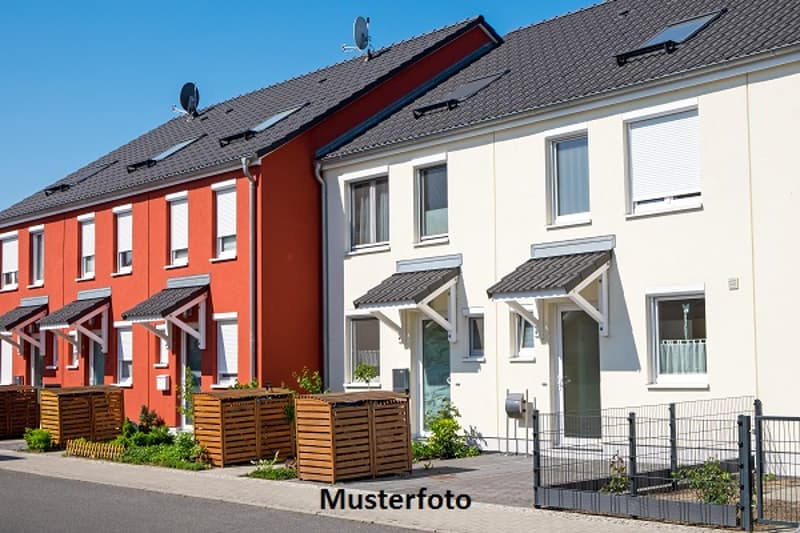 *Row house* (1)