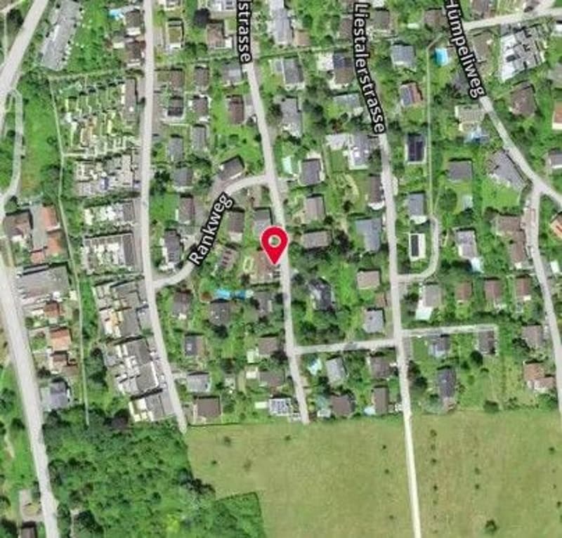 *Einfamilienhaus mit Schwimmbecken* (4)