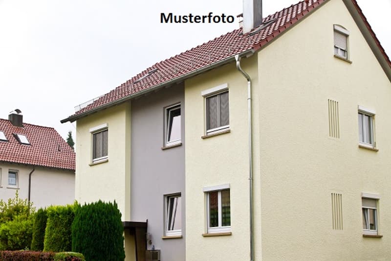*House with 4 apartments and restaurant* (1)