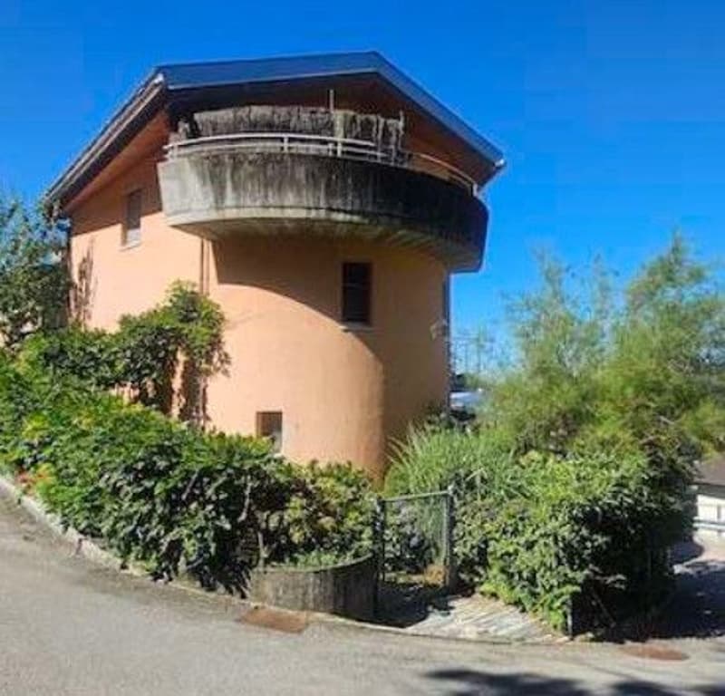 *Casa tradizionale* (1)