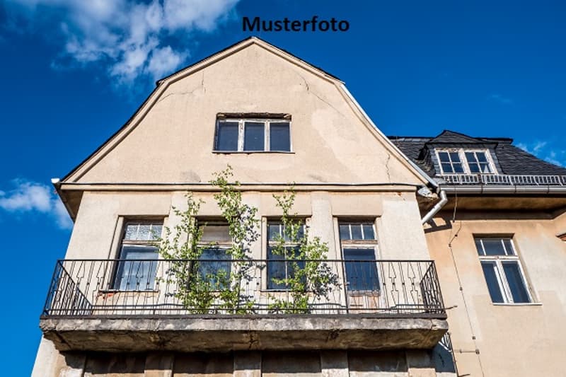 *Wohnhaus* (1)