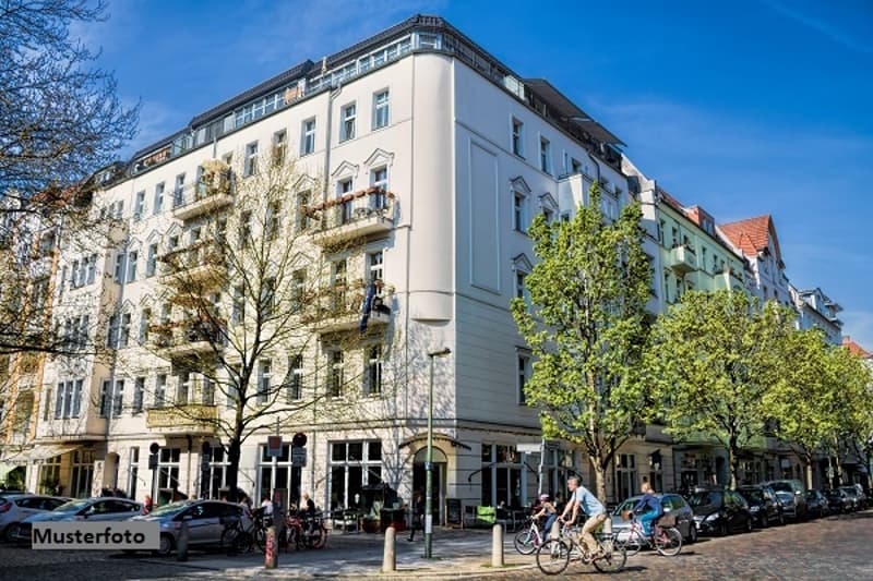 *Bâtiment mixte* (1)