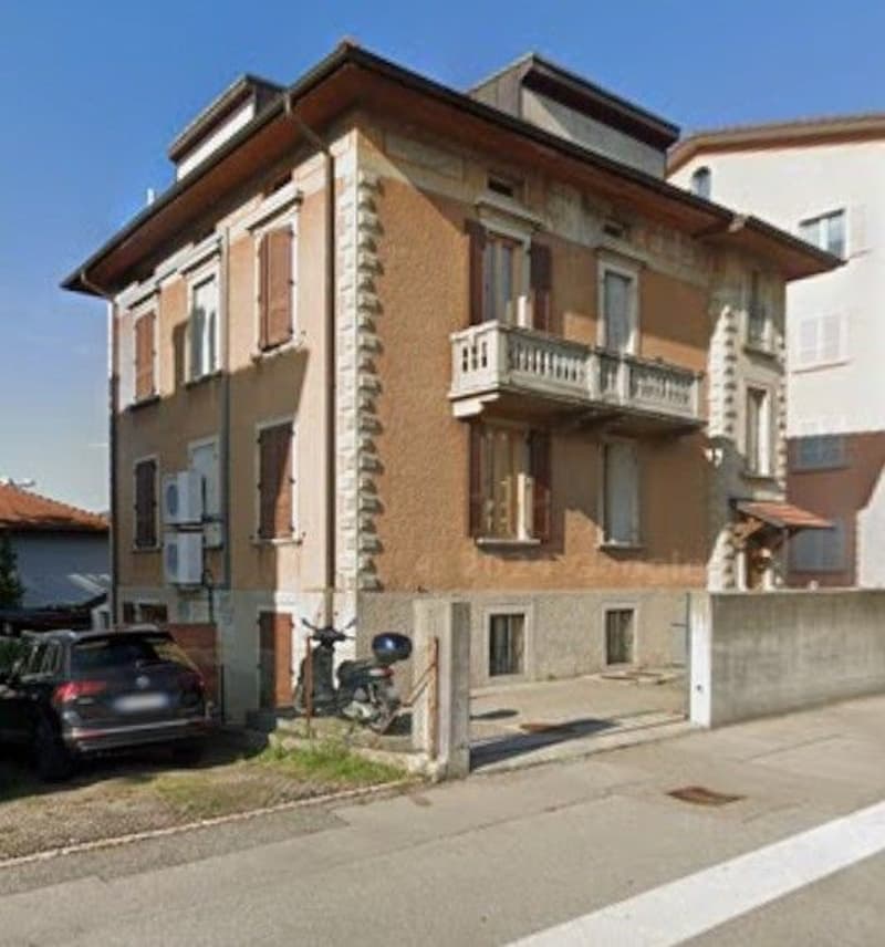 *Appartamento (2)