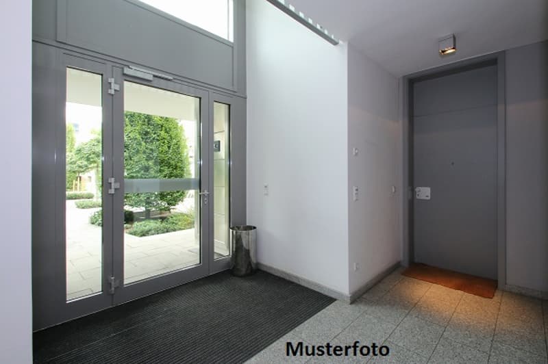 *4,5-Zimmer-Wohnung* (1)