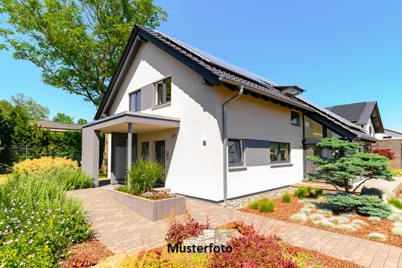 *Wohnhaus* (1)