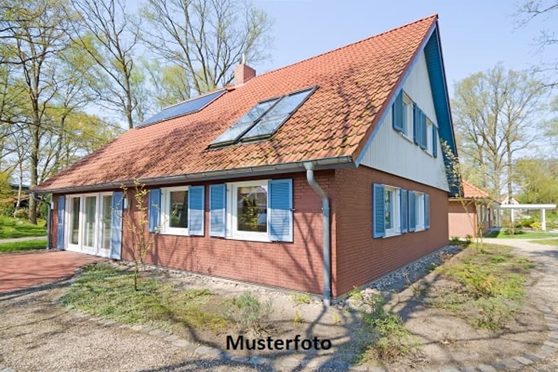 *Einfamilienhaus* (1)