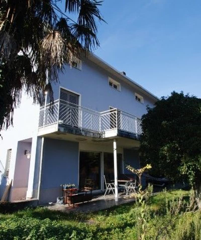 *Edificio misto* (3)