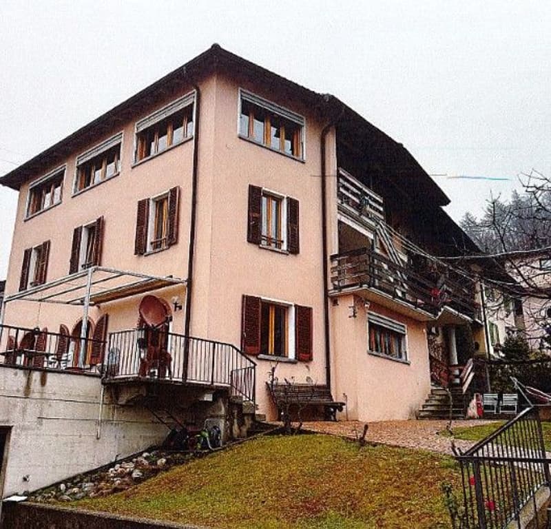 *Immobile di 3 appartamenti a Pregassona* (1)