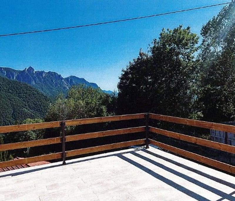 *Abitazione unifamiliare e giardino* (3)