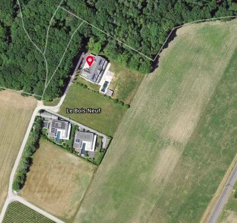 *Villa avec vue sur le lac* (4)