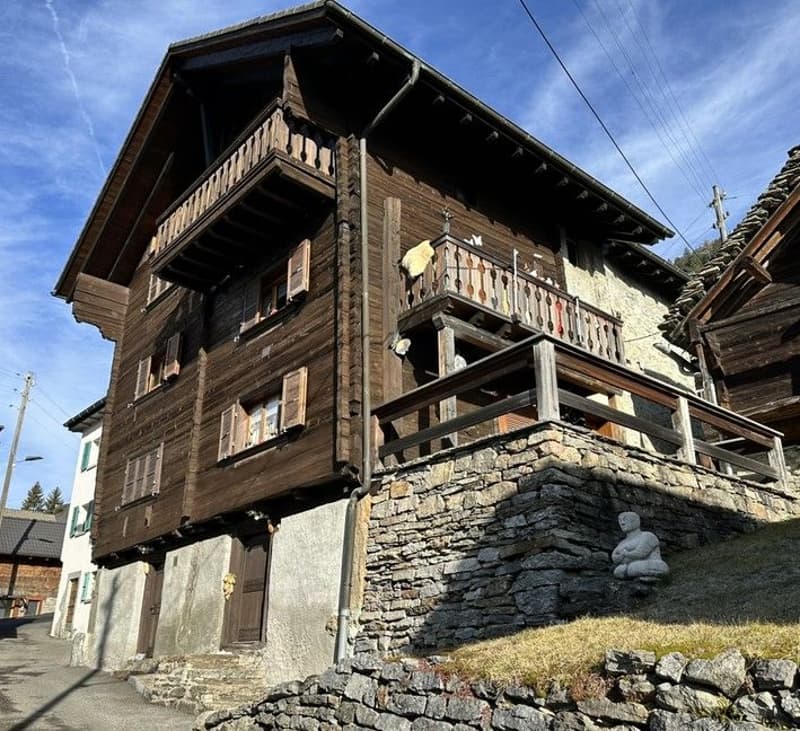 *Casa* (1)