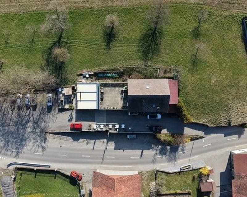 *Bâtiment mixte et terrain résiduel constructible* (1)