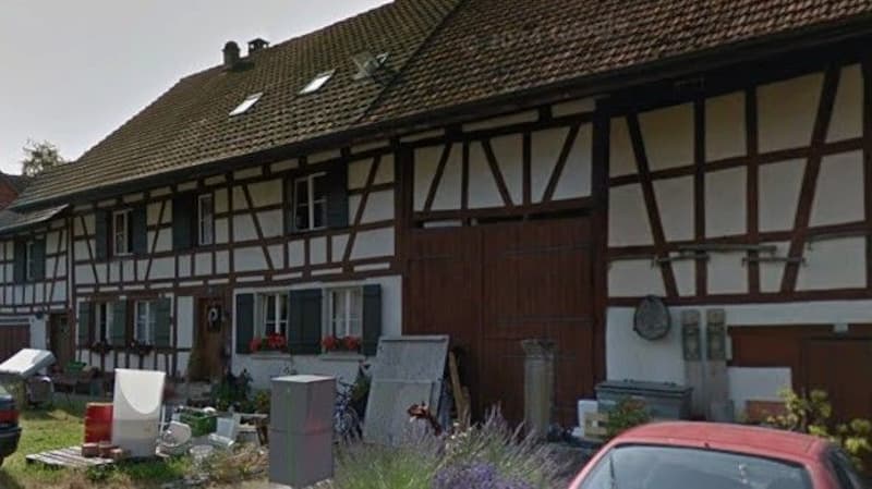 *Chamantes Bauernhaus mit Baulandparzelle* (1)