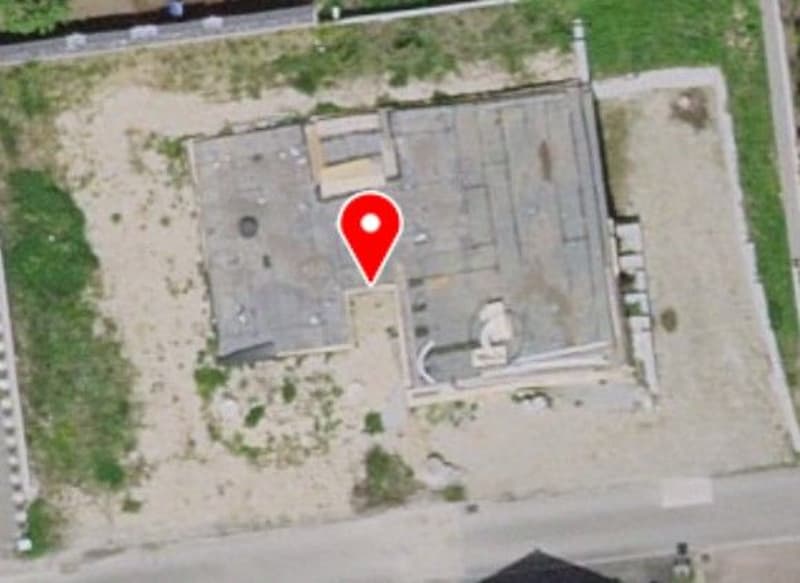*Bauland mit Untergeschoss im Rohbau* (1)
