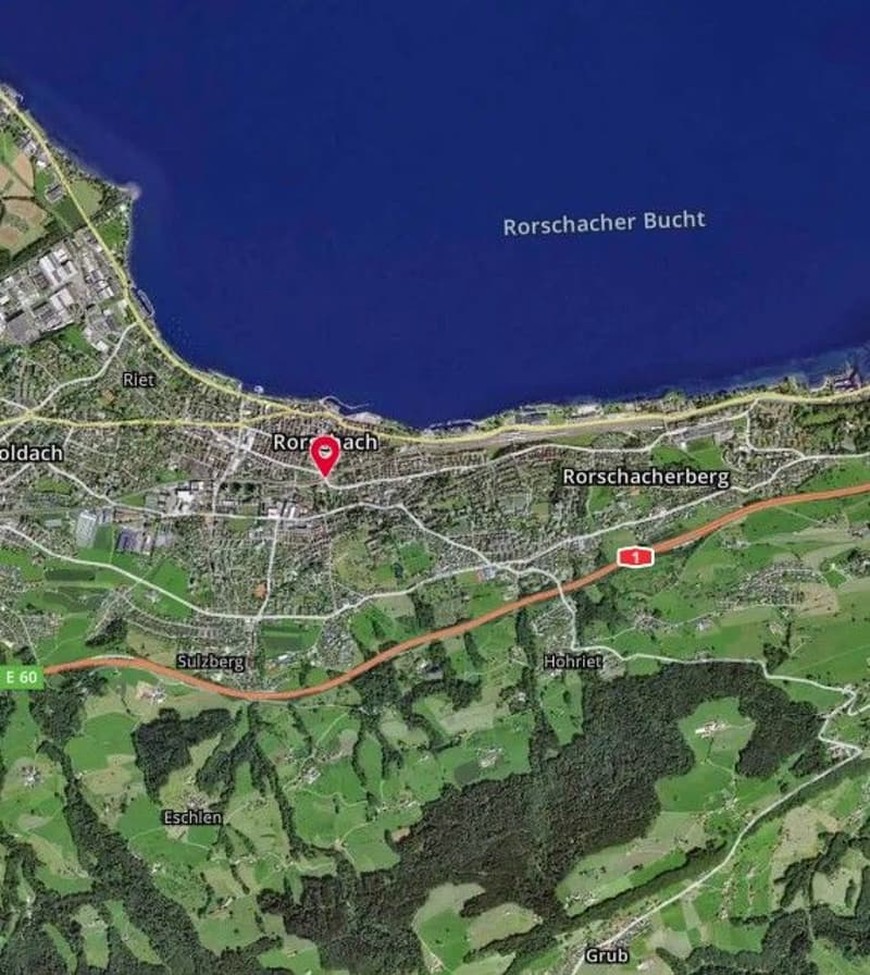 *Ehemalige Bar mit Wohnung und 4 Einzelzimmern* (4)