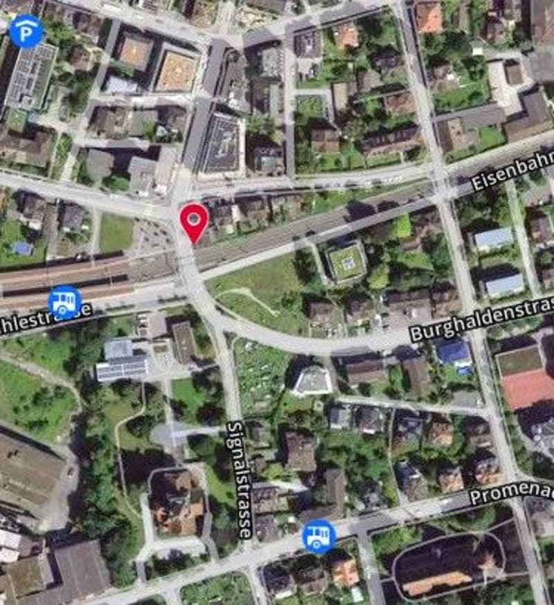 *Ehemalige Bar mit Wohnung und 4 Einzelzimmern* (2)