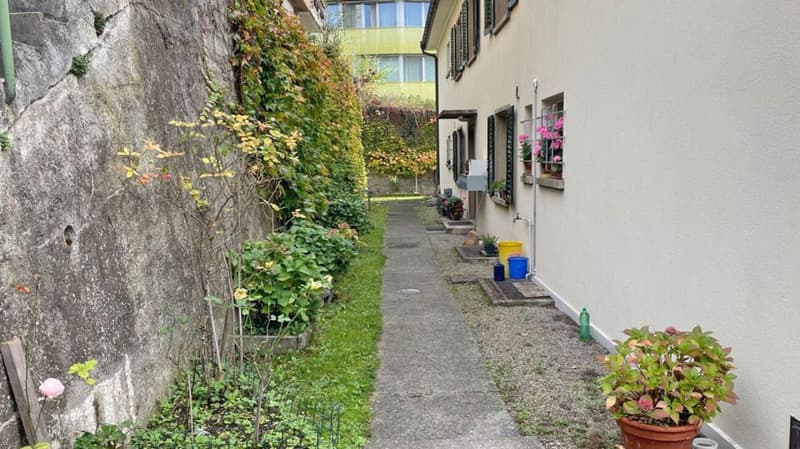 Appartement 4 pièces à la limite de la vieille ville près du Rhin (RDC gauche) (2)