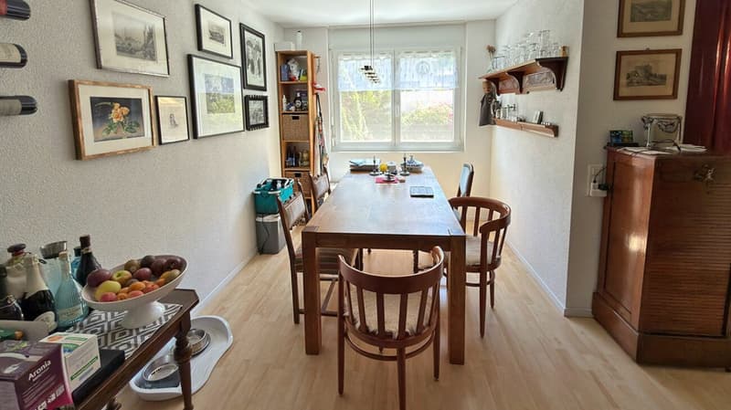 Charmante 3.5 Zimmerwohnung mit grosszügigem Gartensitzplatz (5)