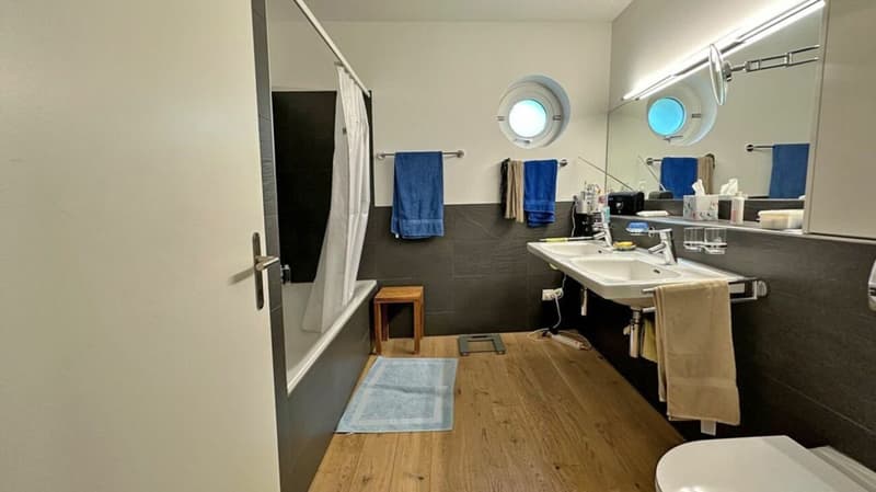 Exclusive 5.5 Zimmerwohnung am Rande der Altstadt in Rheinnähe (9)