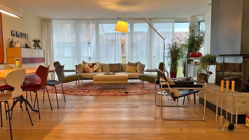 Exclusive 5.5 Zimmerwohnung am Rande der Altstadt in Rheinnähe (2)