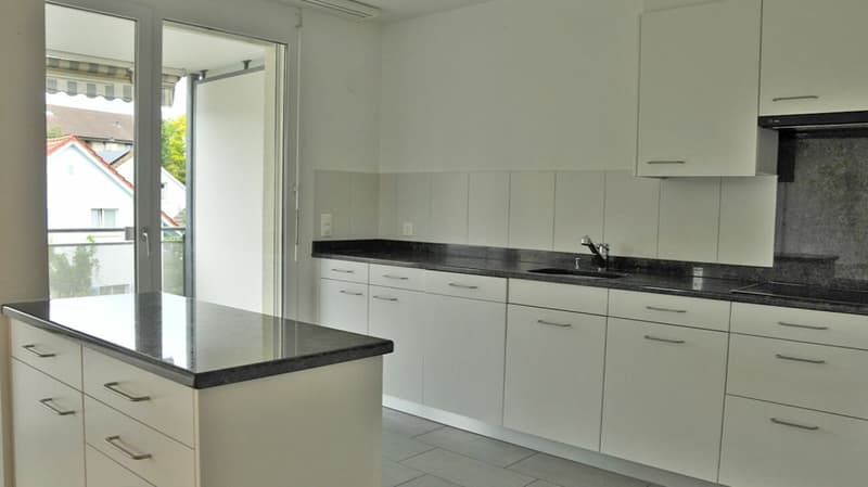Grosszügige 5.5 Zimmerwohnung im Emmersberg (5)
