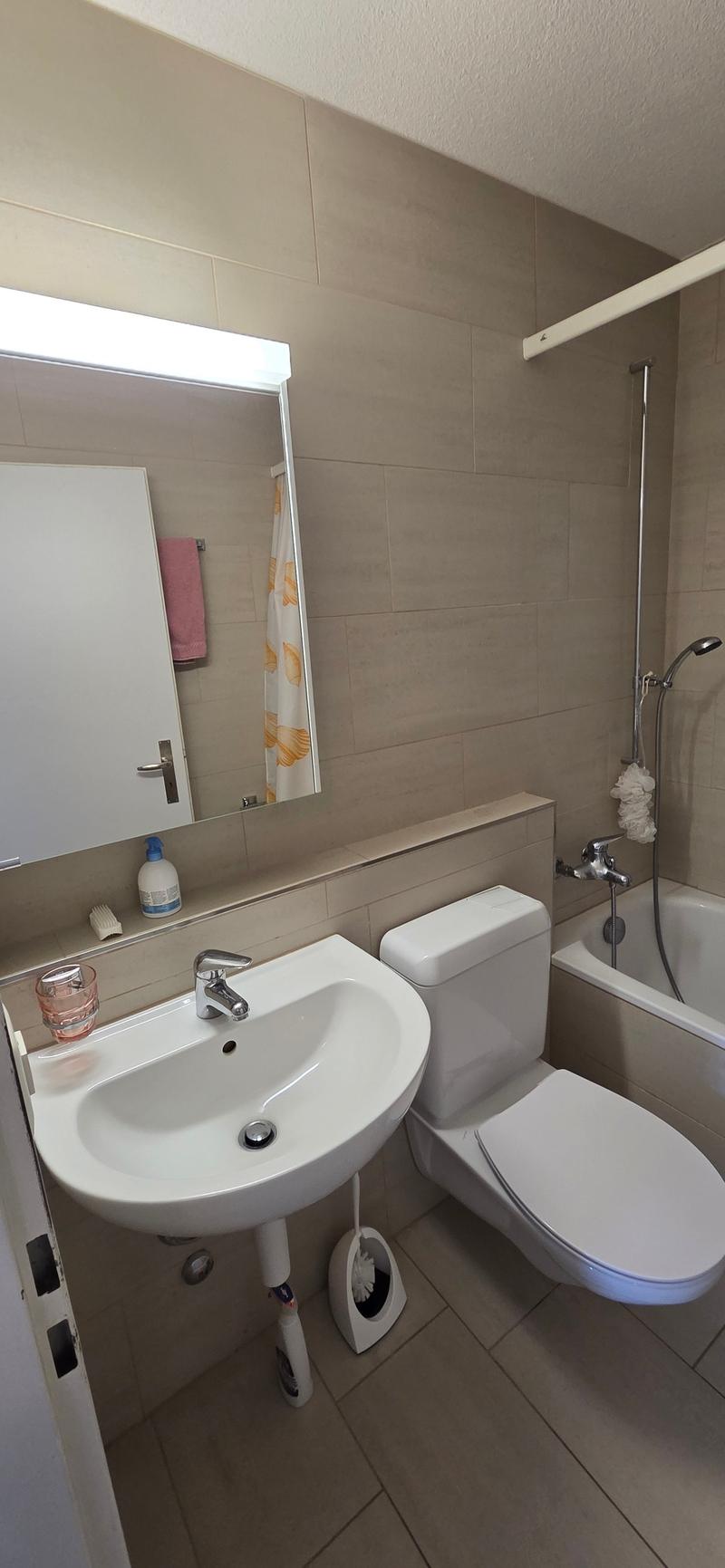 Gemütliche 2-Zimmer-Wohnung mit Balkon in Nürensdorf (3)