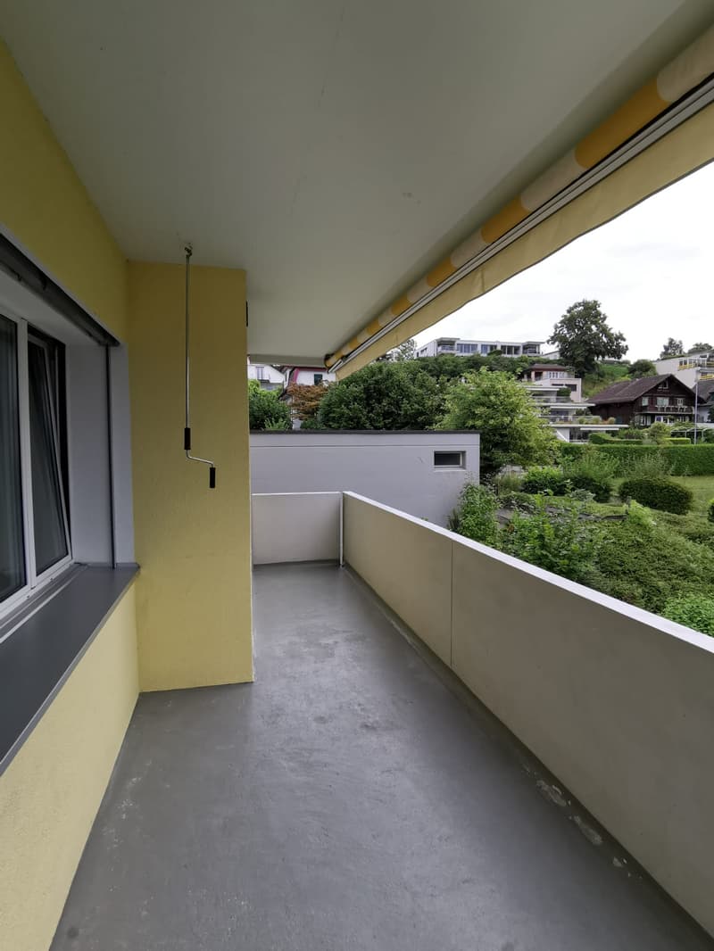 Appartamento di 4 locali luminoso con vista parziale sul lago (6)