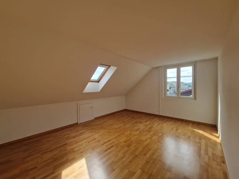 Attraktive 4-Zimmer-Wohnung mit Seesicht nahe Bahnhof Uetikon (4)