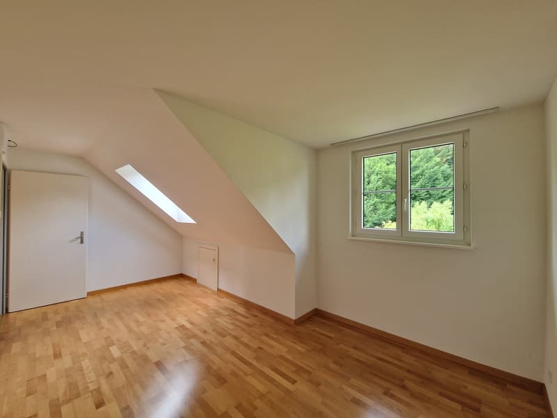 Attraktive 4-Zimmer-Wohnung mit Seesicht nahe Bahnhof Uetikon (6)