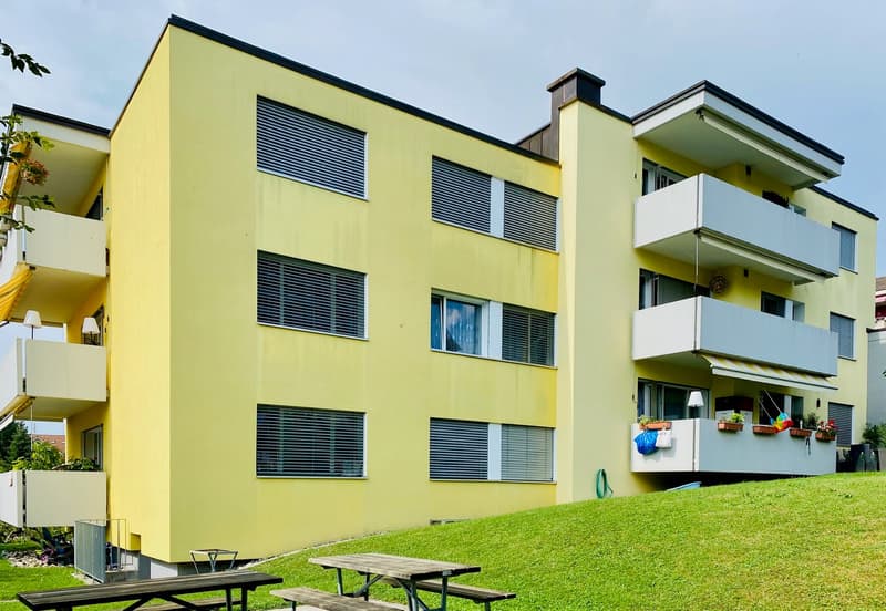 Tolle Wohnung mit eigenem Sitzplatz (1)