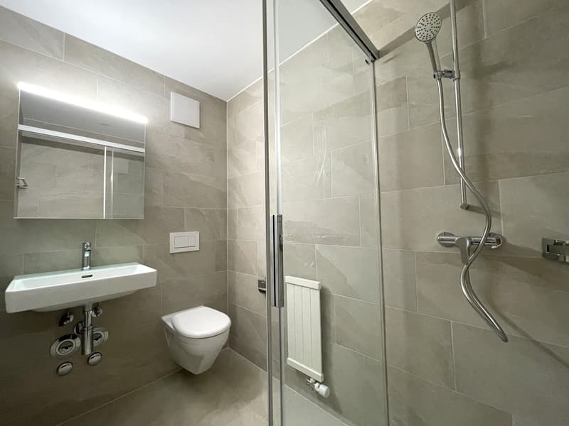 Badezimmer mit Dusche