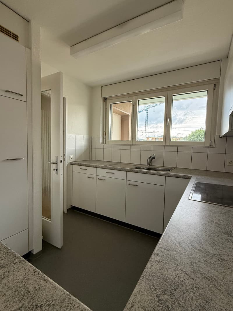 Appartamento luminoso 3.5 locali con balcone a Birmensdorf – disponibile immediatamente! (4)