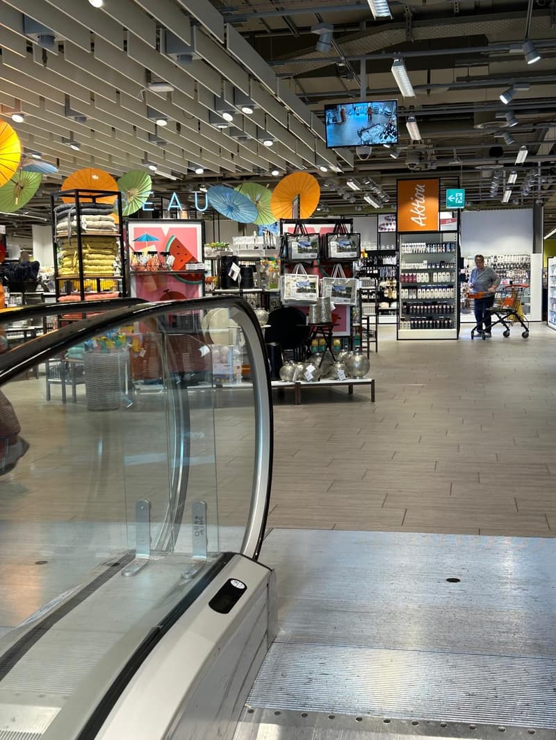 Ladenfläche im Migros Center Glarus (direkt beim Bahnhof) (5)