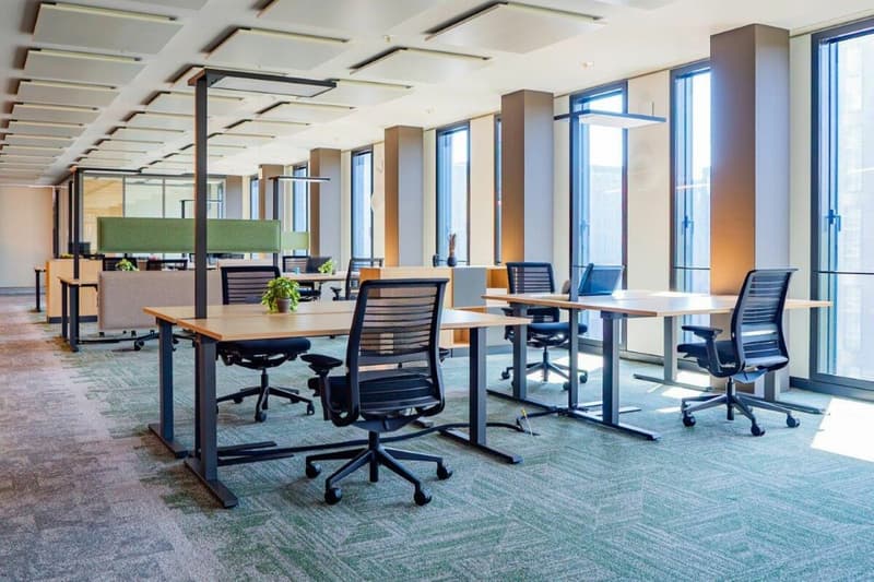 Espaces de bureau entièrement aménagés dans les Tours Quadro (6)