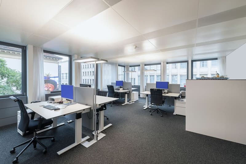 Spazio ufficio pronto per l'occupazione in una posizione centrale città prominente (6)