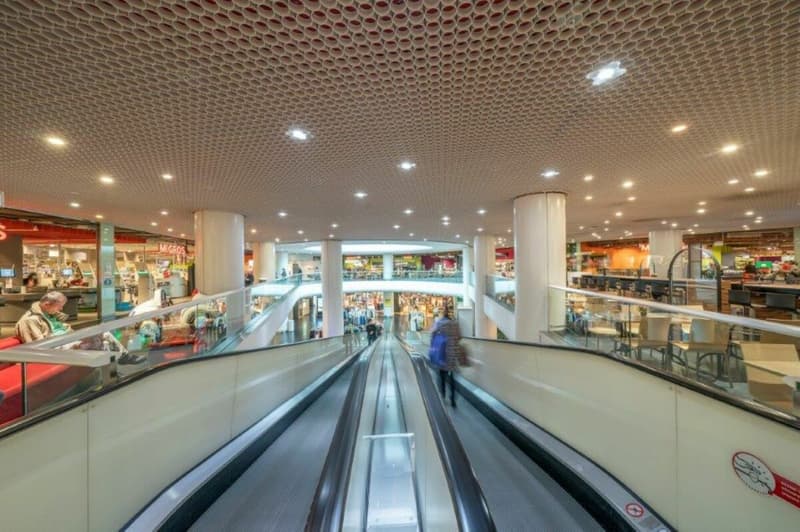 Attractive sales area in the Sonnenhof shopping center (4)